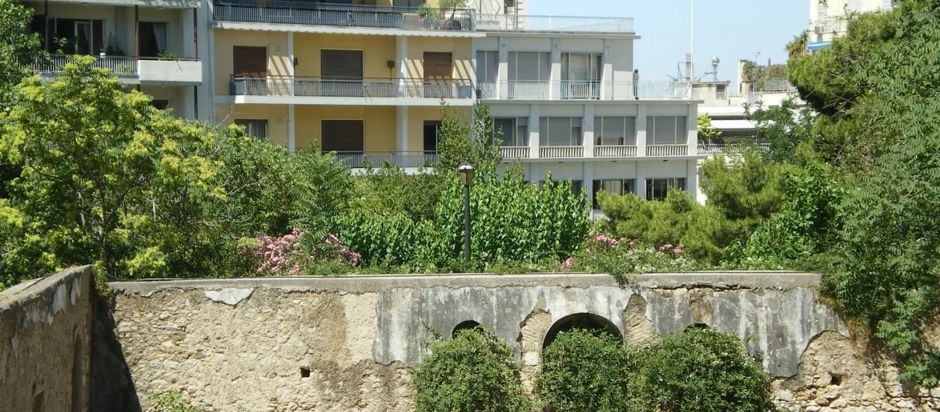 Σφραγίζεται για 23 ημέρες η «Δεξαμενή» στο Κολωνάκι - Λόγω του συγχρωτισμού που δημιουργήθηκε την Τρίτη